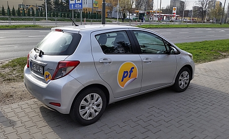 Oklejanie samochodów Kielce - Toyota Yaris - Panorama Firm